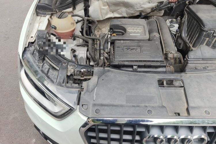 Used Audi Q3 2015 30 TFSI Comfort Model Engine Bay Right