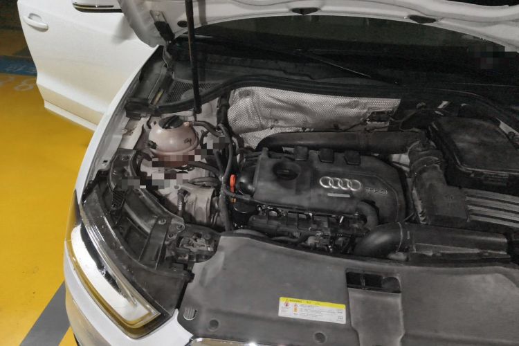 Used Audi Q3 2015 35 TFSI Comfort Model Engine Bay Right