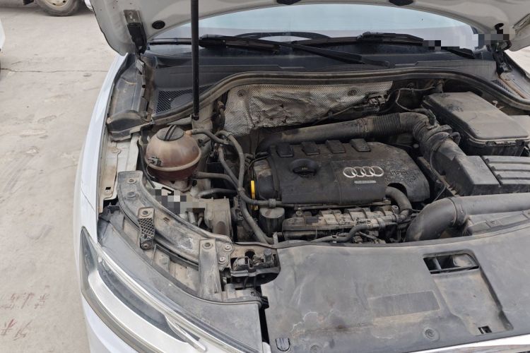 Used Audi Q3 2015 35 TFSI Comfort Model Engine Bay Right