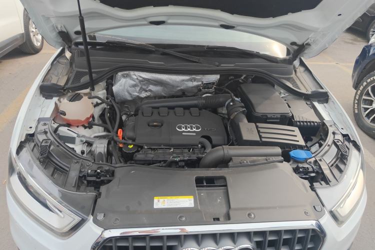 Used Audi Q3 2015 35 TFSI Comfort Model Engine Bay