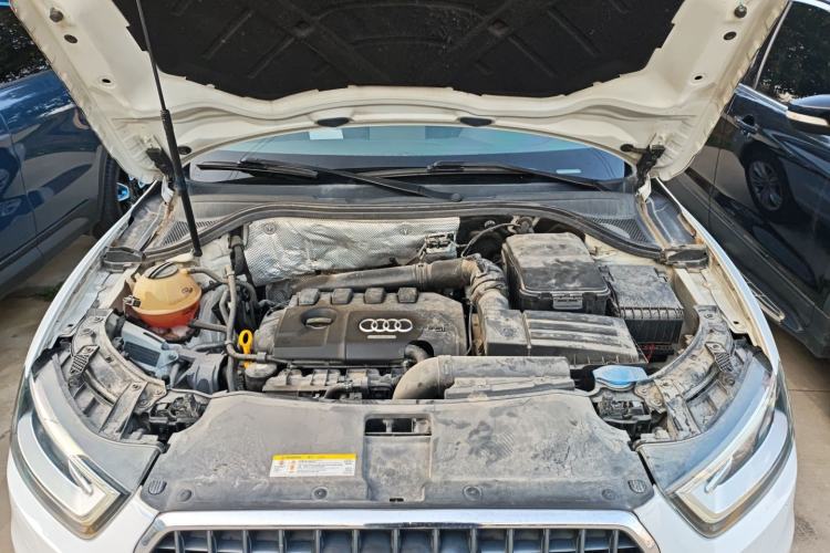 Used Audi Q3 2015 35 TFSI Comfort Model Engine Bay