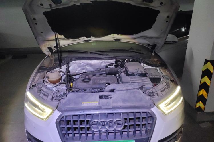 Used Audi Q3 2015 35 TFSI Comfort Model Engine Bay