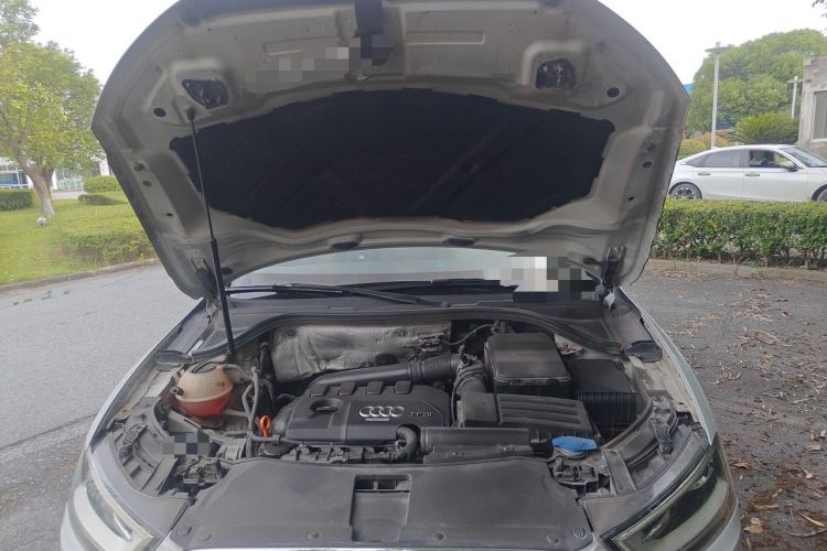 Used Audi Q3 2015 35 TFSI Comfort Model Engine Bay