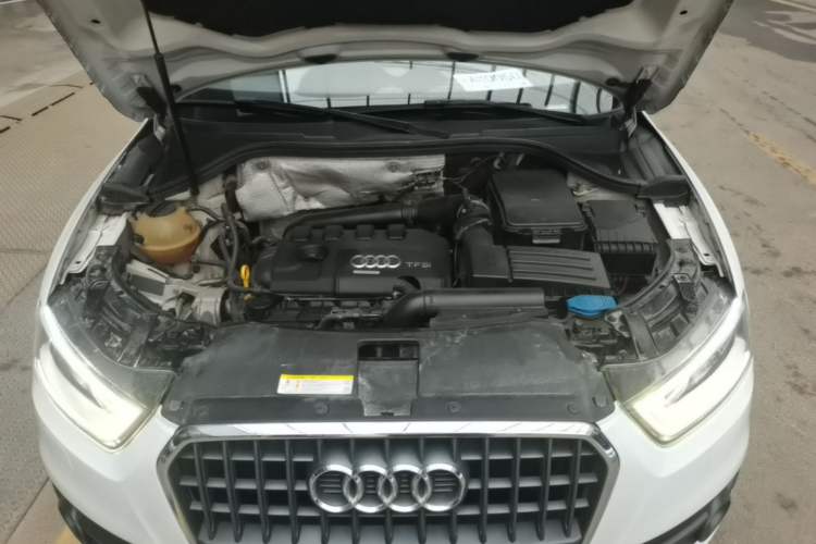 Used Audi Q3 2015 35 TFSI quattro Technology Edition Engine Bay
