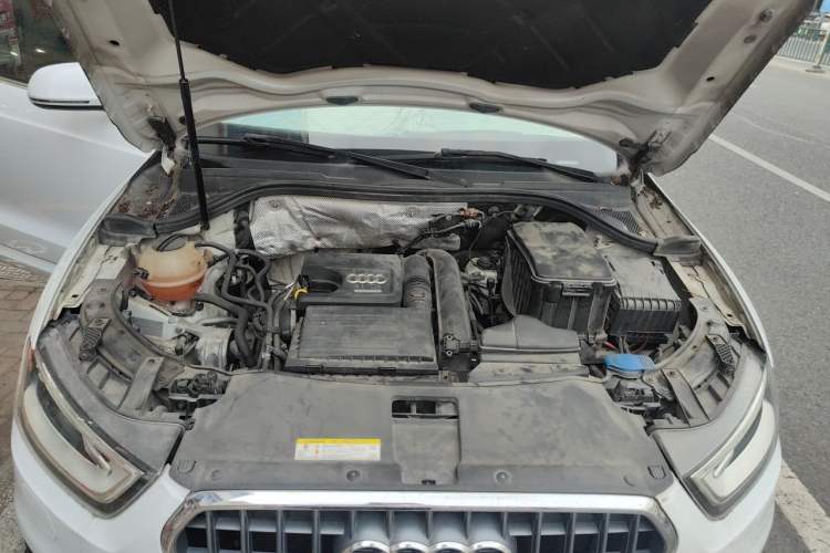 Used Audi Q3 2015 30 TFSI Comfort Model Engine Bay