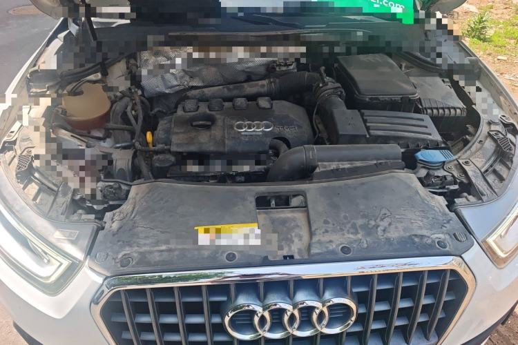Used Audi Q3 2015 35 TFSI Comfort Model Engine Bay