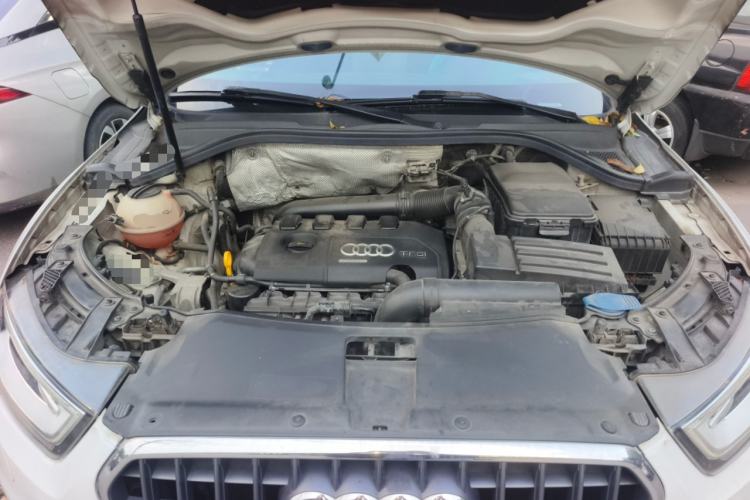 Used Audi Q3 2015 35 TFSI Comfort Model Engine Bay