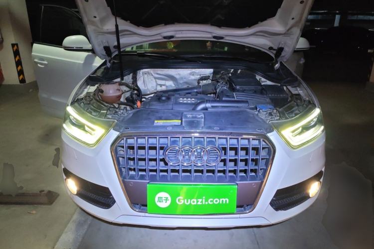 Used Audi Q3 2015 35 TFSI Comfort Model Engine Bay