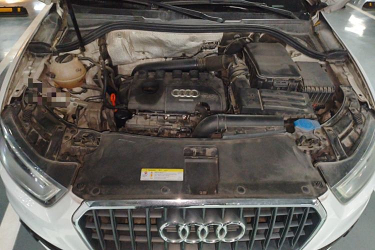 Used Audi Q3 2015 35 TFSI Comfort Model Engine Bay