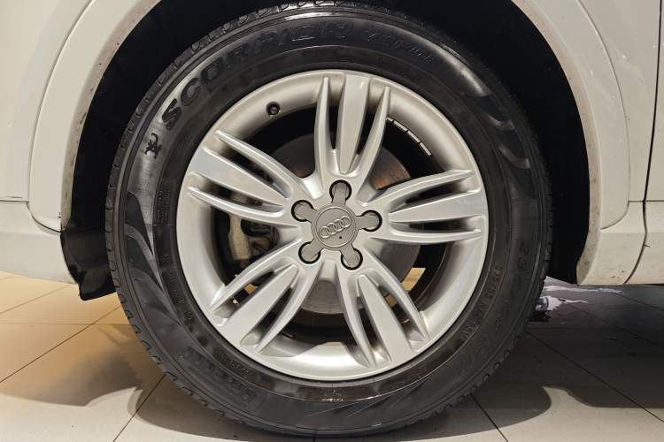 Used Audi Q3 2015 35 TFSI Millionth Anniversary Comfort Model Exterior 12