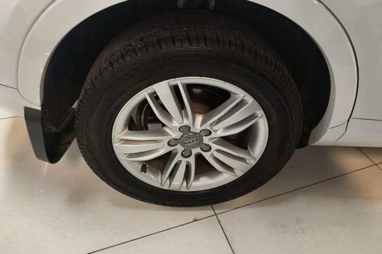 Used Audi Q3 2015 35 TFSI quattro Technology Edition Exterior 2