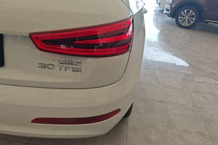 Used Audi Q3 2015 30 TFSI Comfort Model Exterior 3