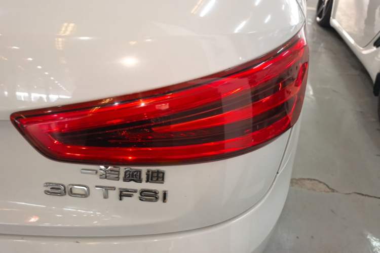 Used Audi Q3 2015 30 TFSI Ambition Edition Exterior 3