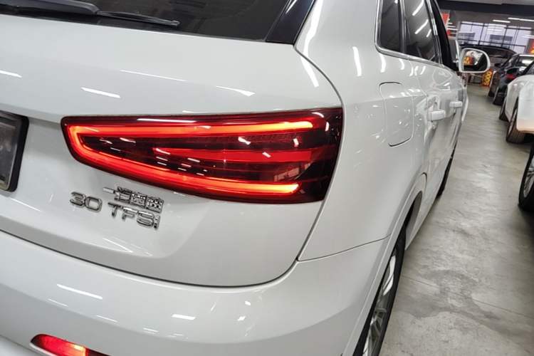 Used Audi Q3 2015 30 TFSI Comfort Model Exterior 3