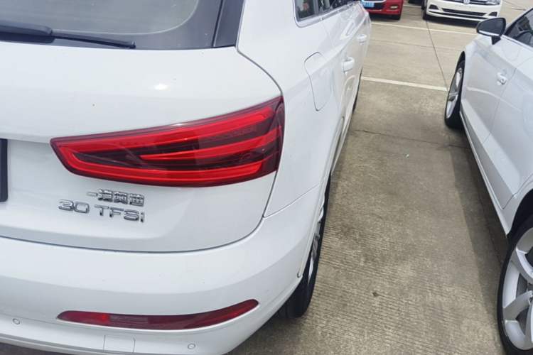 Used Audi Q3 2015 30 TFSI Comfort Model Exterior 3