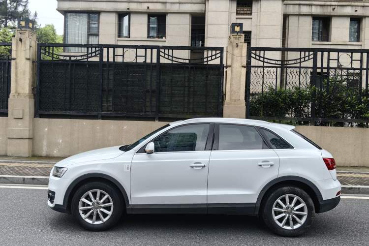 Used Audi Q3 2015 30 TFSI Ambition Edition Exterior 3