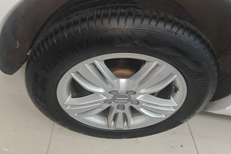 Used Audi Q3 2015 35 TFSI Comfort Model Exterior 5