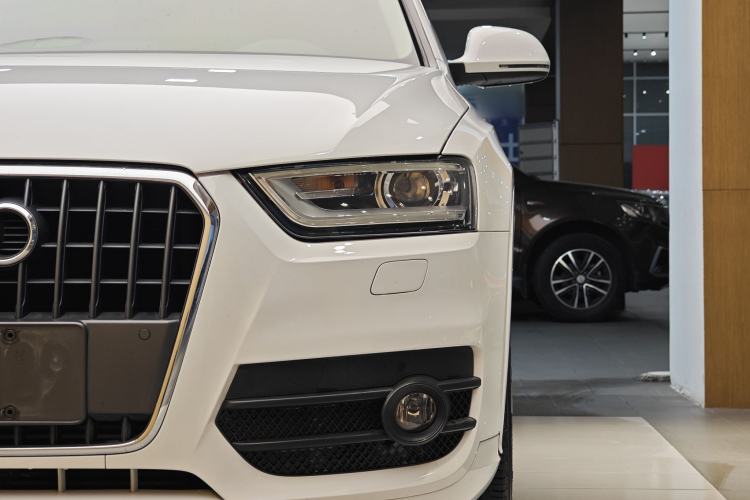 Used Audi Q3 2015 35 TFSI Millionth Anniversary Comfort Model Exterior 5