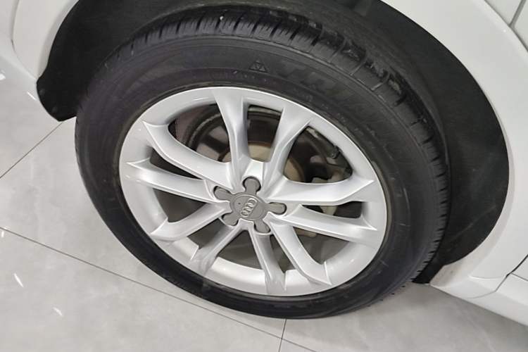 Used Audi Q3 2015 30 TFSI Ambition Edition Exterior 5