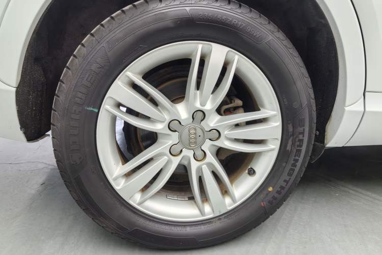 Used Audi Q3 2015 30 TFSI Comfort Model Exterior 5
