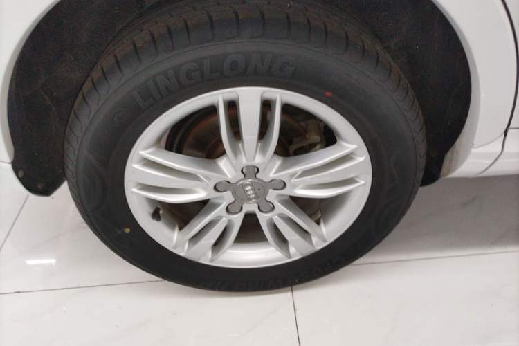 Used Audi Q3 2015 35 TFSI Comfort Model Exterior 8