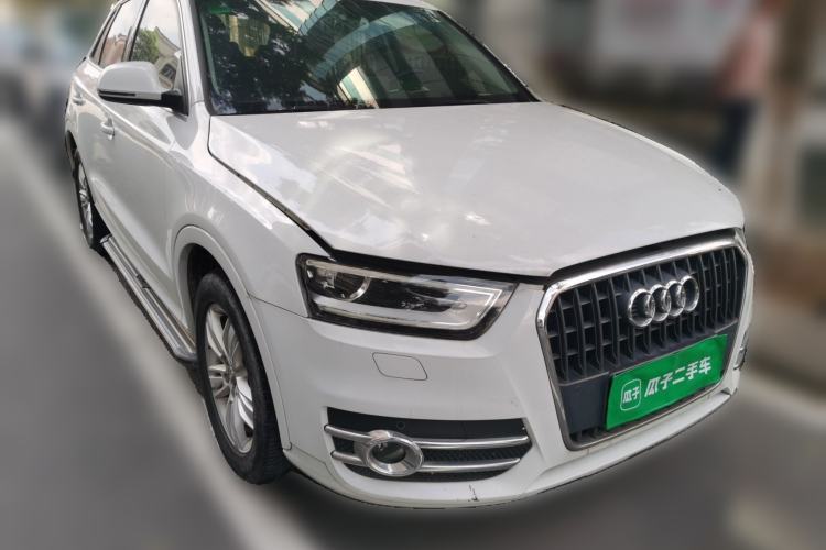 Used Audi Q3 2015 35 TFSI Comfort Model Front Right 45 Deg