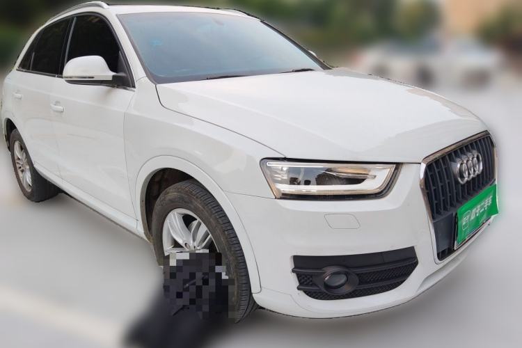 Used Audi Q3 2015 35 TFSI Comfort Model Front Right 45 Deg