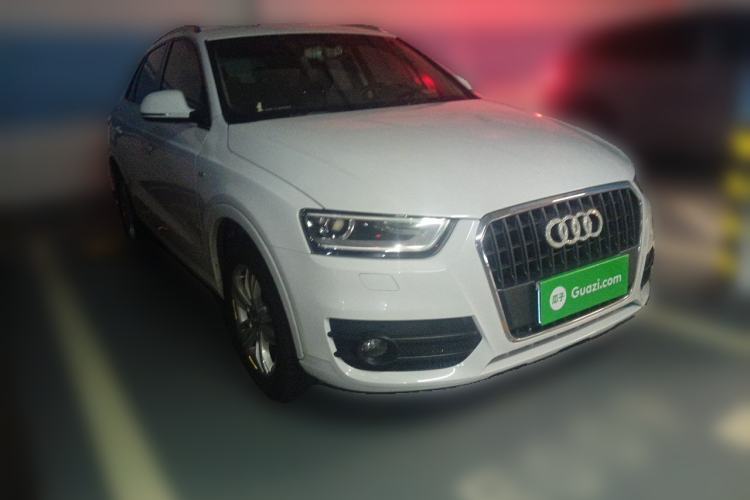 Used Audi Q3 2015 35 TFSI Comfort Model Front Right 45 Deg
