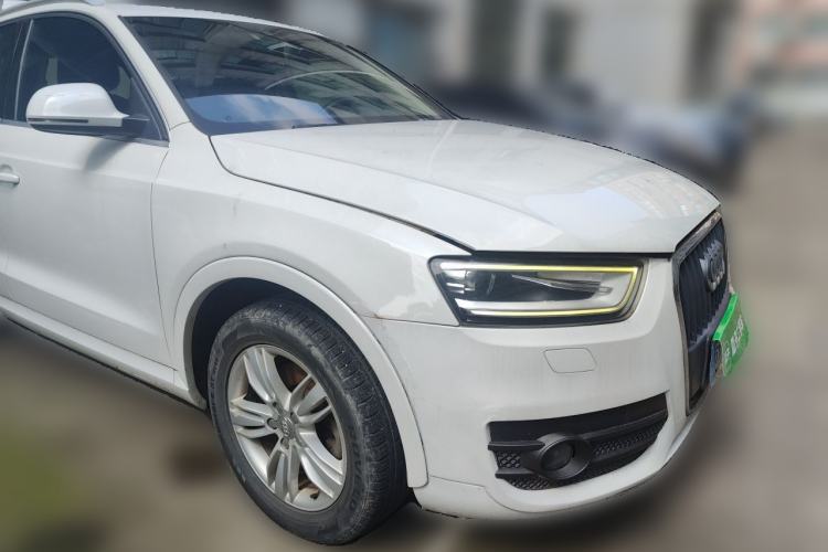 Used Audi Q3 2015 35 TFSI Ambition Edition Front Right 45 Deg