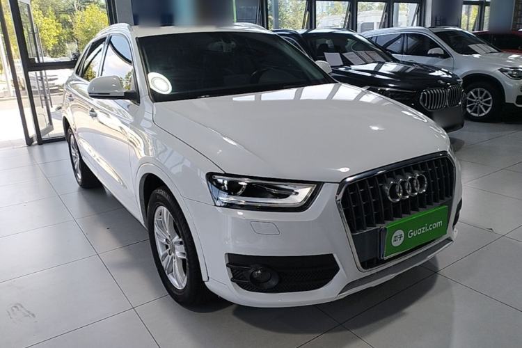 Used Audi Q3 2015 35 TFSI Comfort Model Front Right 45 Deg