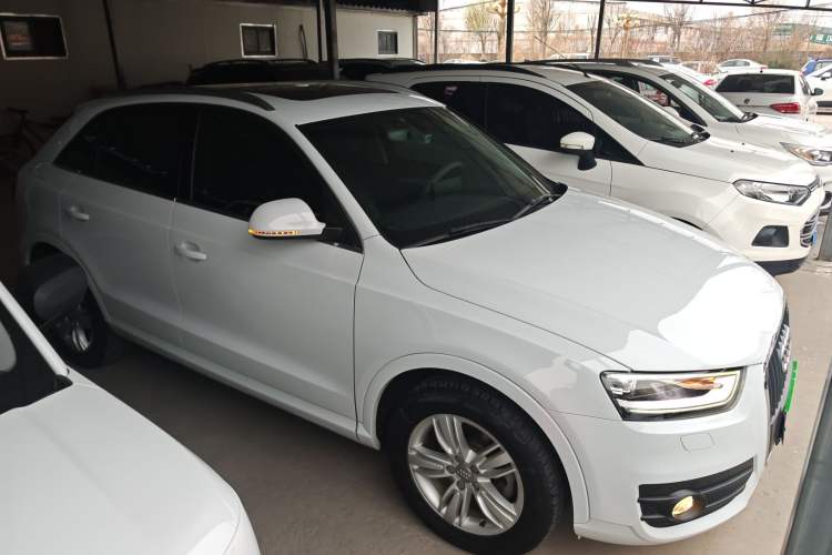 Used Audi Q3 2015 35 TFSI quattro Technology Edition Front Right 45 Deg