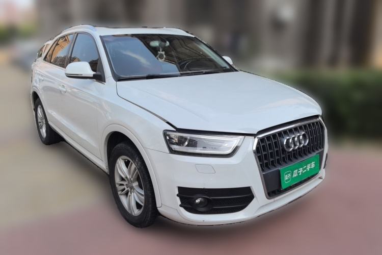 Used Audi Q3 2015 35 TFSI Ambition Edition Front Right 45 Deg