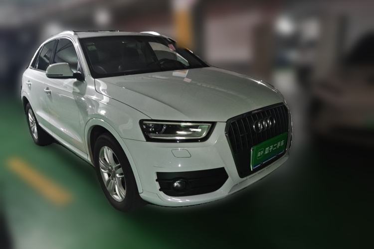 Used Audi Q3 2015 35 TFSI quattro Technology Edition Front Right 45 Deg