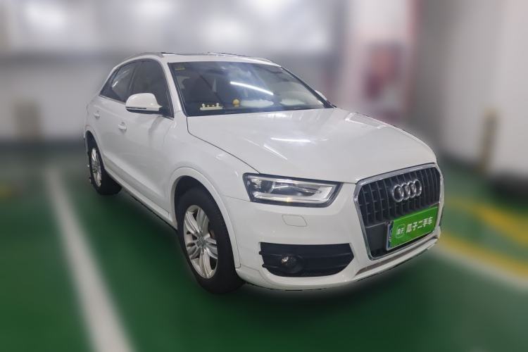 Used Audi Q3 2015 35 TFSI Ambition Edition Front Right 45 Deg
