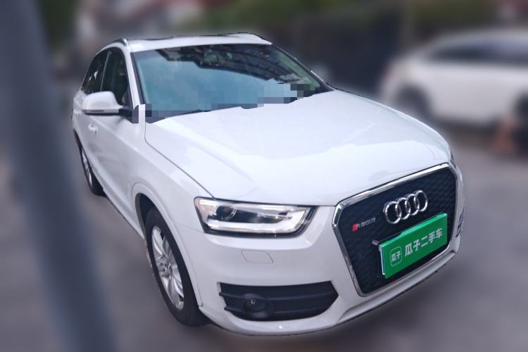 Used Audi Q3 2015 35 TFSI Comfort Model Front Right 45 Deg
