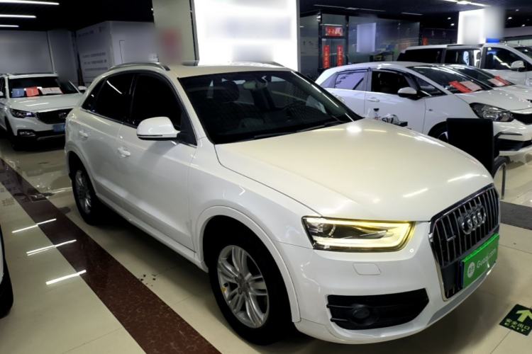 Used Audi Q3 2015 35 TFSI quattro Technology Edition Front Right 45 Deg