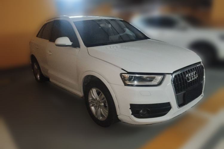 Used Audi Q3 2015 35 TFSI Comfort Model Front Right 45 Deg