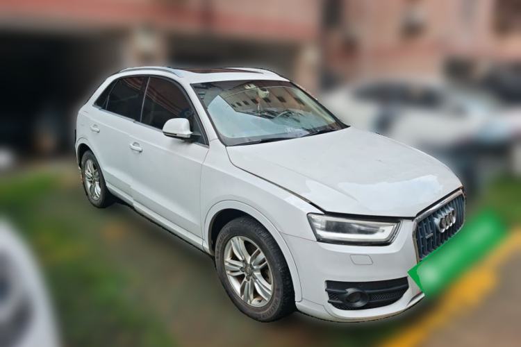 Used Audi Q3 2015 35 TFSI quattro Technology Edition Front Right 45 Deg