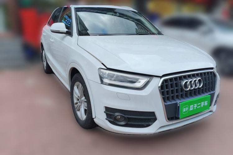 Used Audi Q3 2015 30 TFSI Comfort Model Front Right 45 Deg