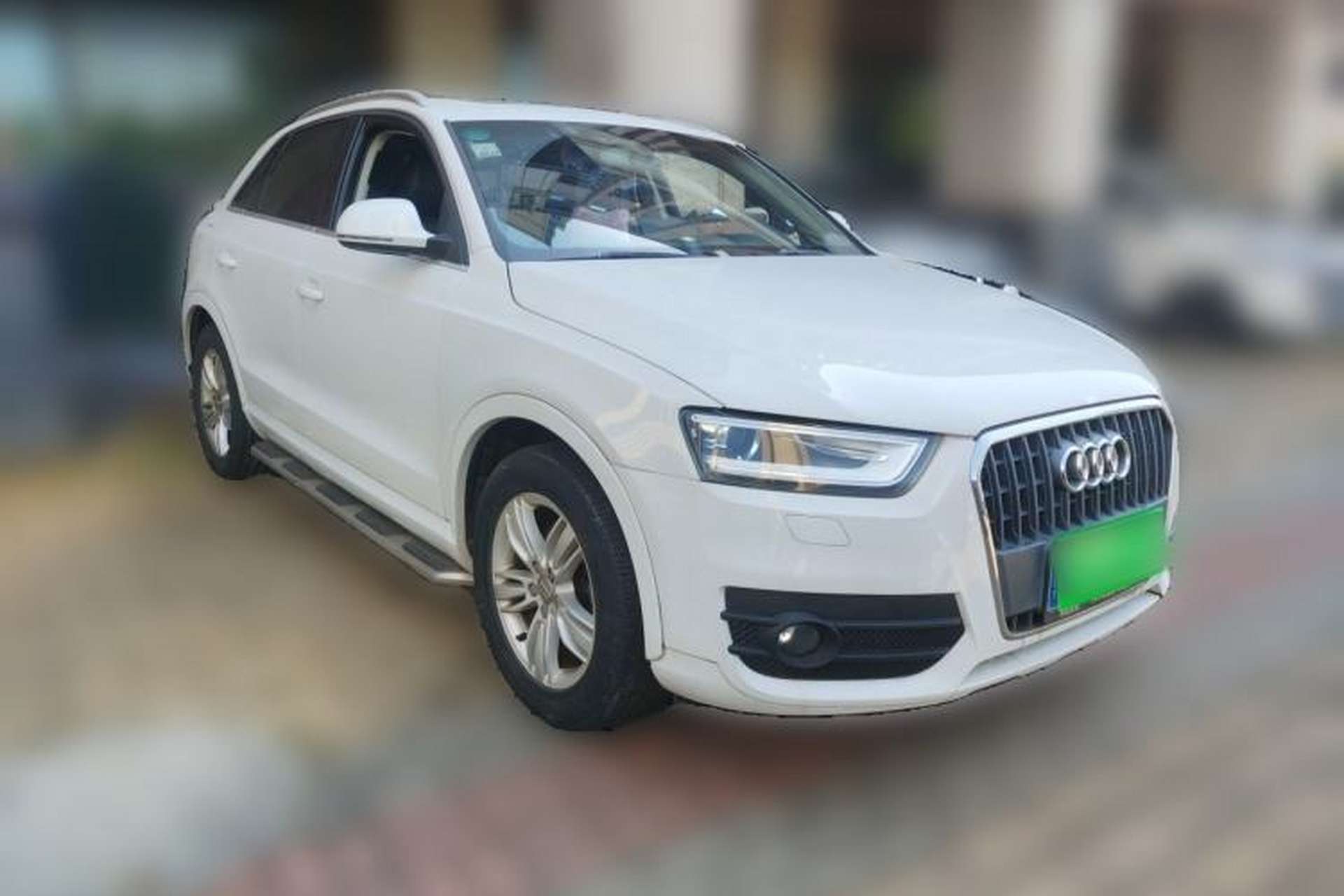 Used Audi Q3 2015 30 TFSI Comfort Model Front Right 45 Deg