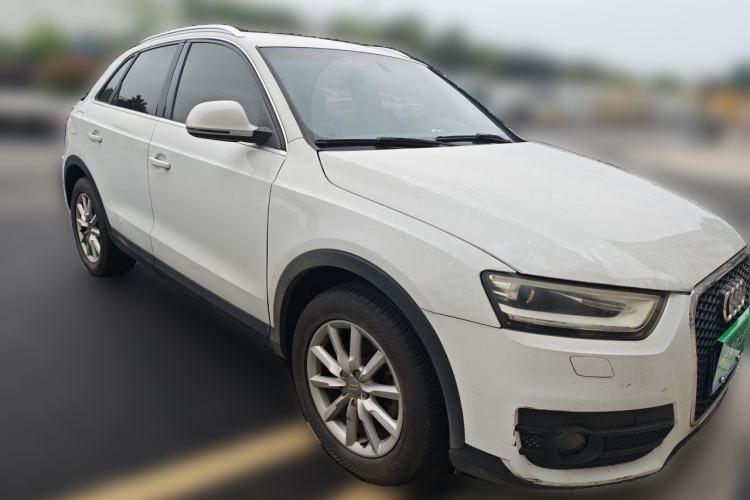 Used Audi Q3 2015 35 TFSI Ambition Edition Front Right 45 Deg