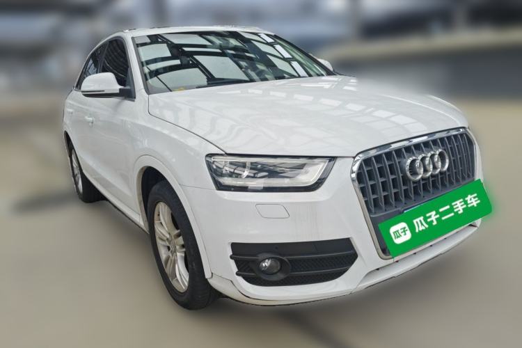 Used Audi Q3 2015 35 TFSI Comfort Model Front Right 45 Deg