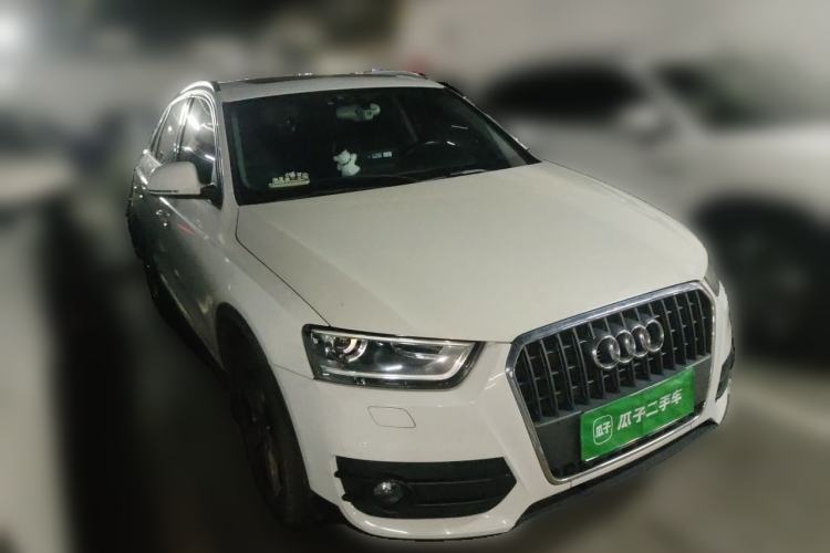 Used Audi Q3 2015 30 TFSI Ambition Edition Front Right 45 Deg