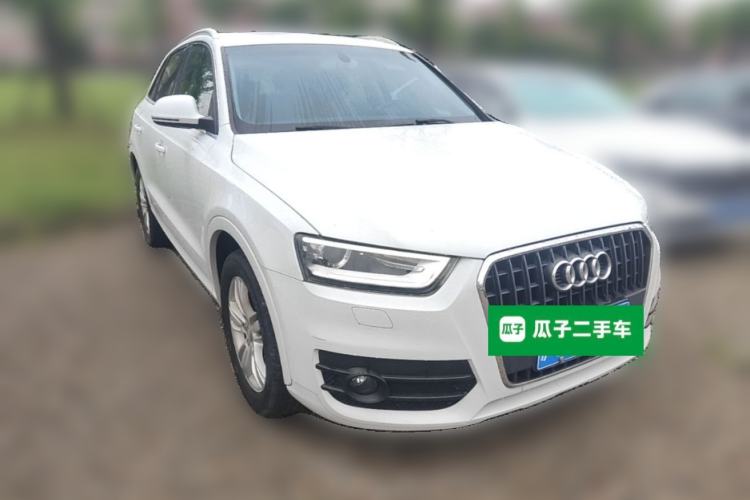 Used Audi Q3 2015 30 TFSI Comfort Model Front Right 45 Deg