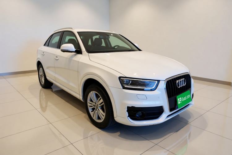 Used Audi Q3 2015 35 TFSI Comfort Model Front Right 45 Deg