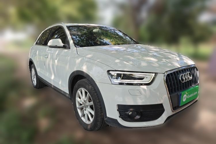 Used Audi Q3 2015 30 TFSI Ambition Edition Front Right 45 Deg