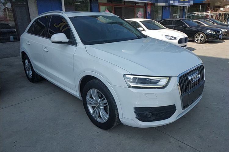 Used Audi Q3 2015 35 TFSI quattro Technology Edition Front Right 45 Deg
