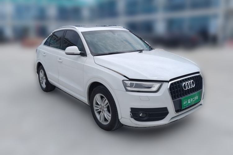 Used Audi Q3 2015 35 TFSI Comfort Model Front Right 45 Deg