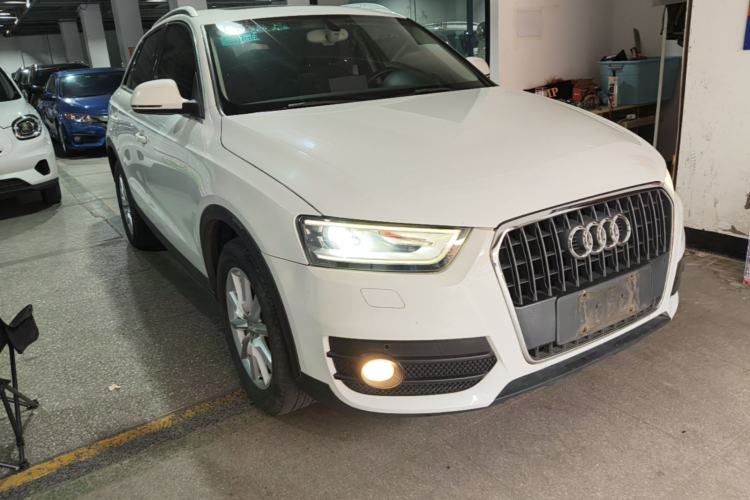 Used Audi Q3 2015 35 TFSI Ambition Edition Front Right 45 Deg