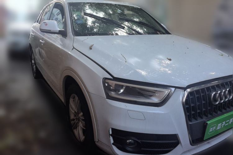 Used Audi Q3 2015 30 TFSI Comfort Model Front Right 45 Deg